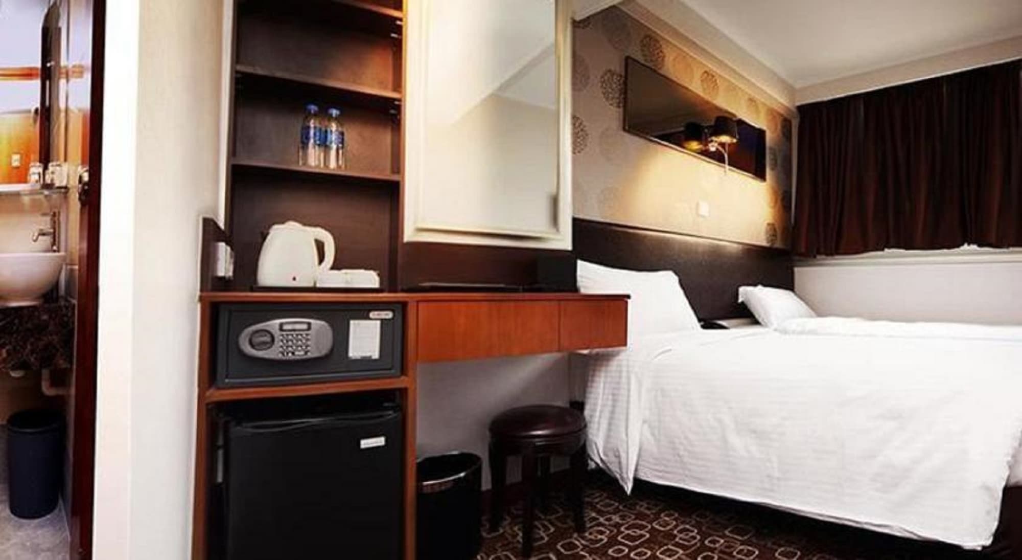 Lander Hotel Prince Edward, Room