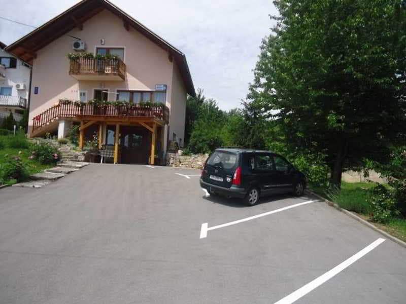 Apartments & rooms Kristic, General view