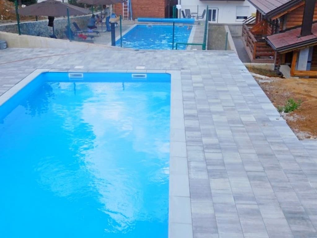 Apartments & rooms Kristic, Pool