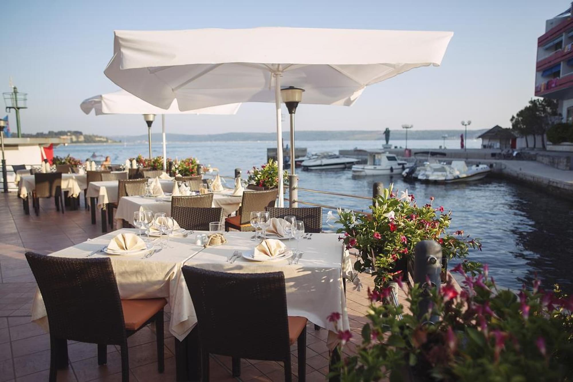 Vile Park Hotel, Restaurant