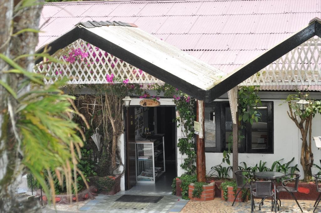 Cameronian Inn, General view