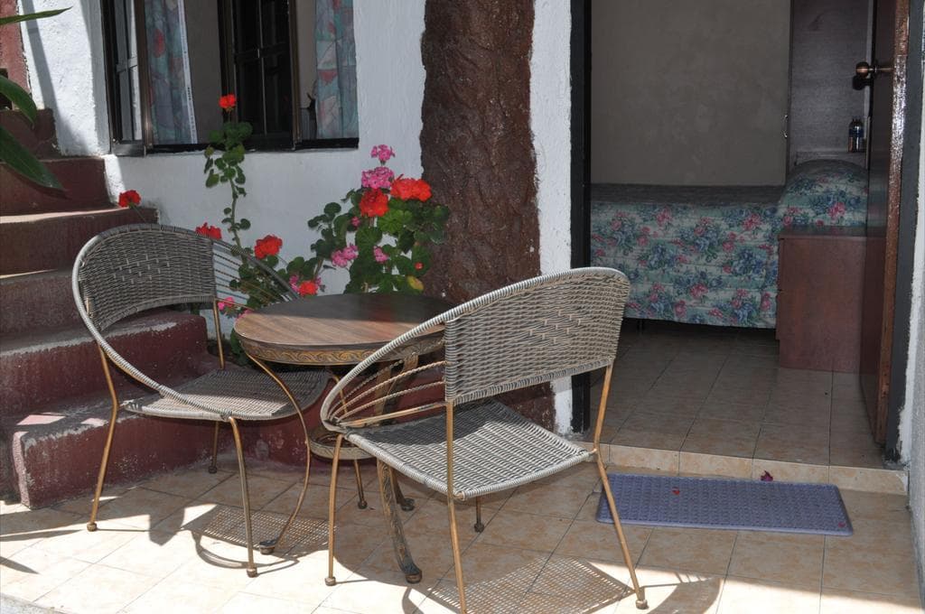 Cameronian Inn, General view