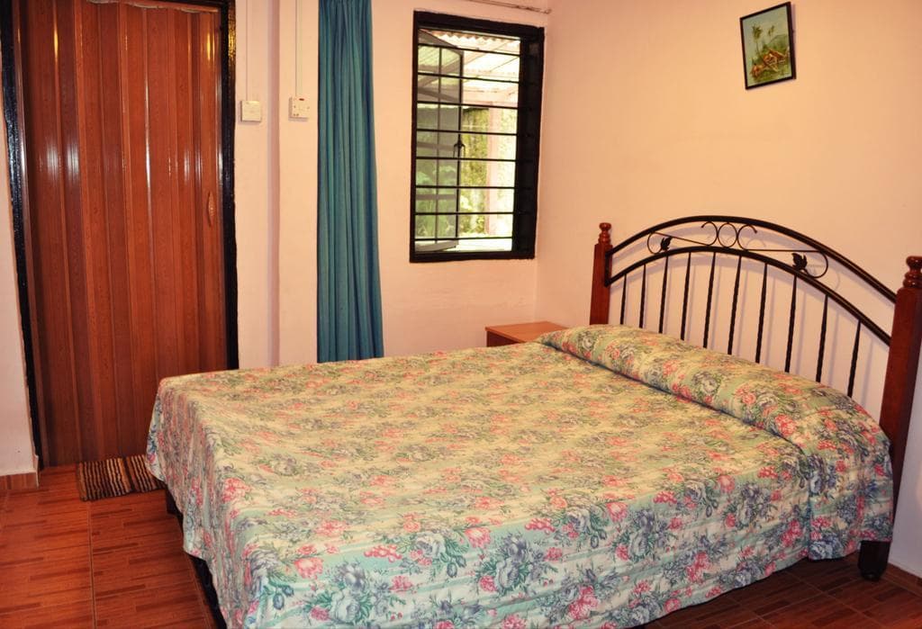 Cameronian Inn, General view