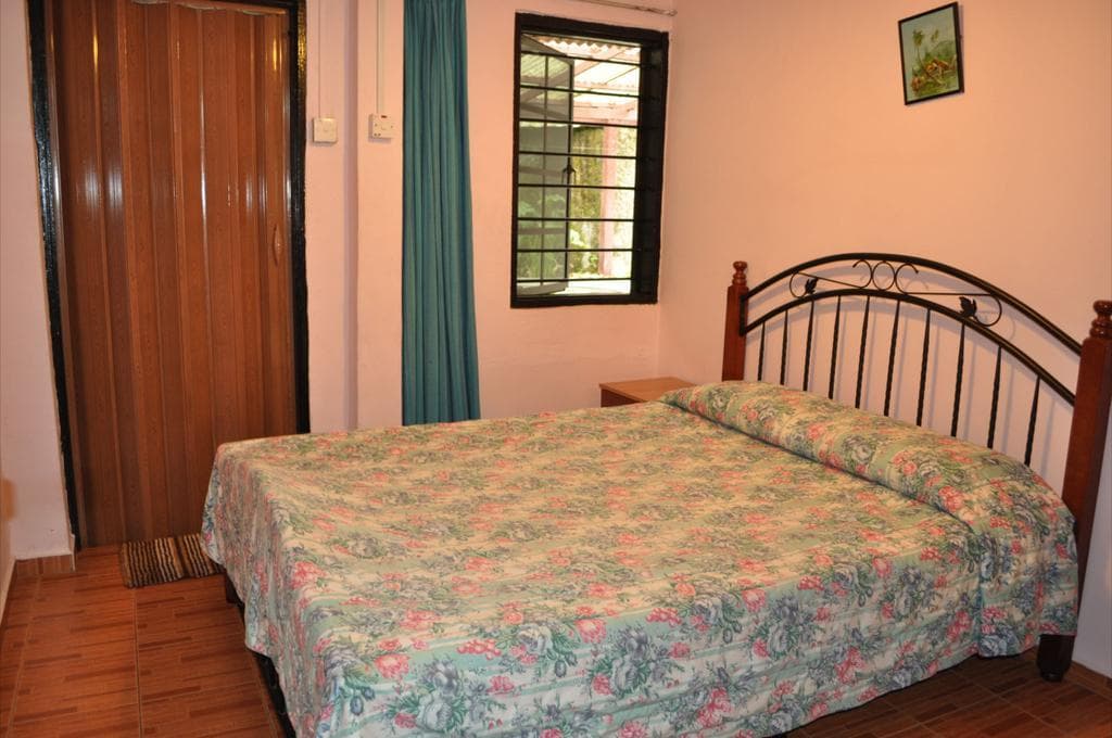 Cameronian Inn, General view