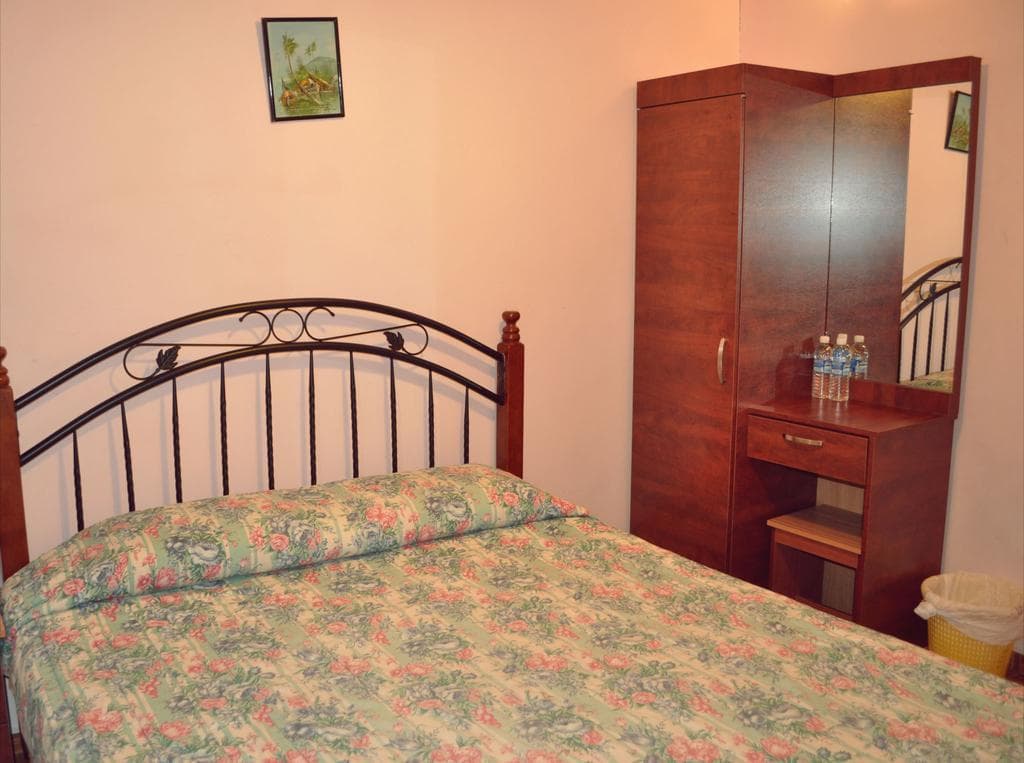 Cameronian Inn, General view