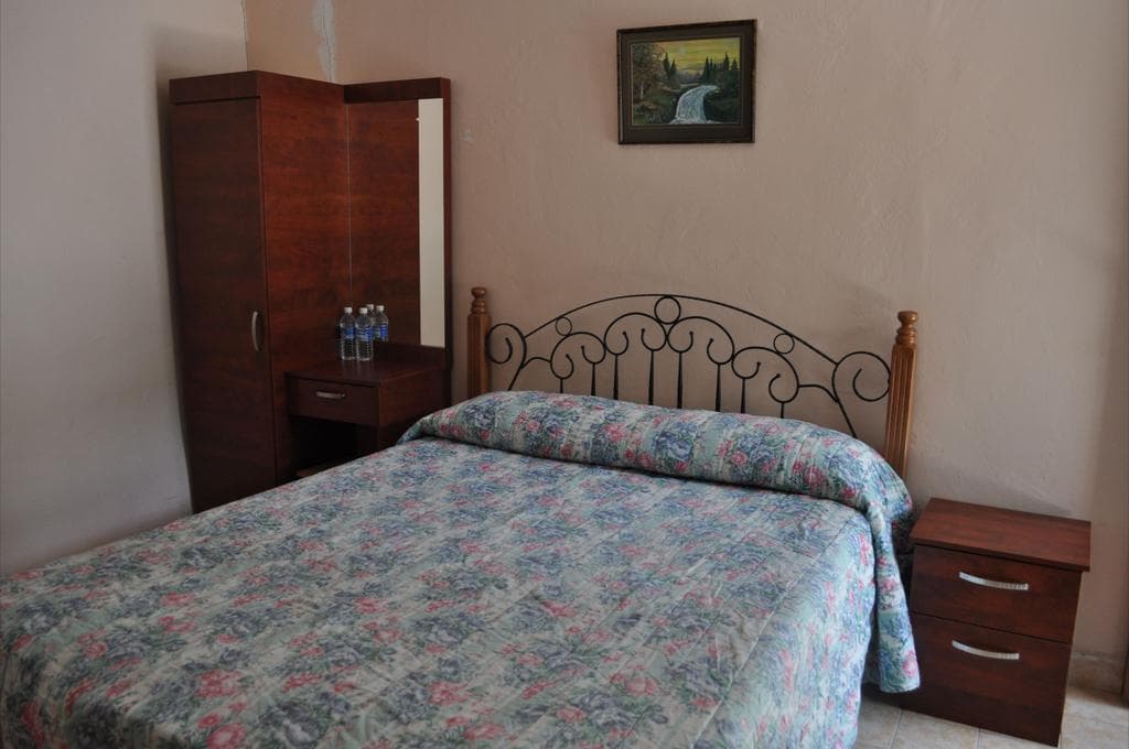 Cameronian Inn, General view