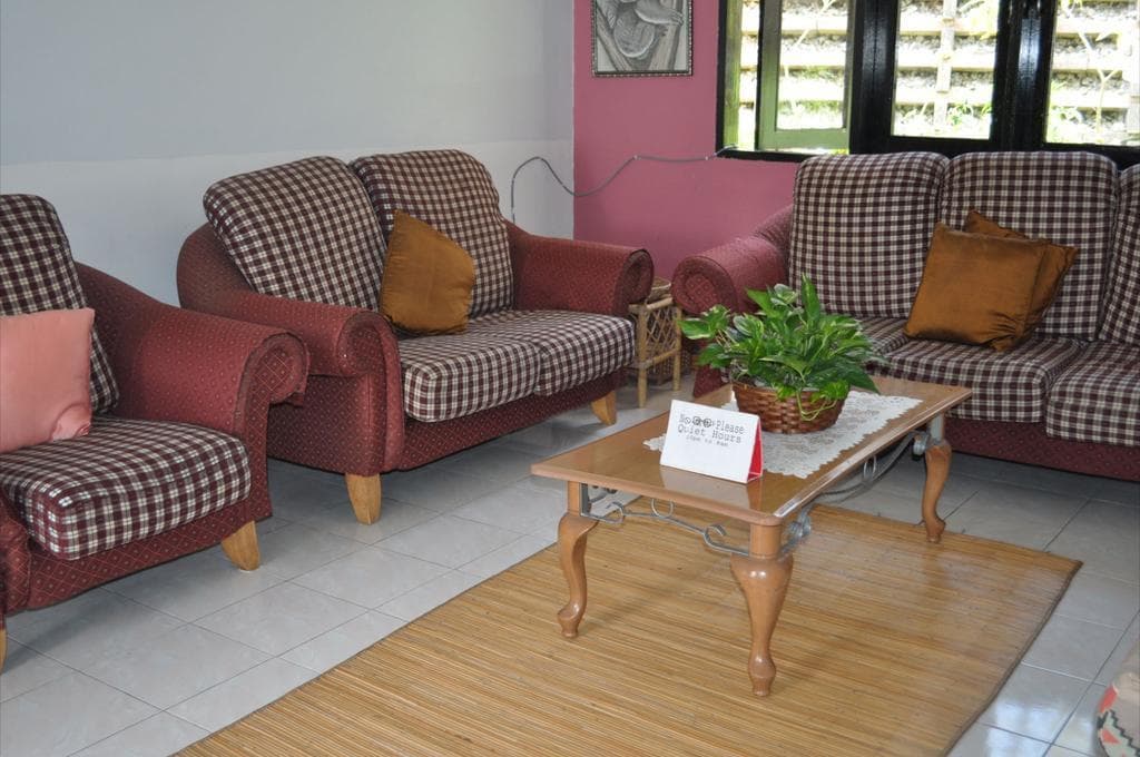 Cameronian Inn, General view