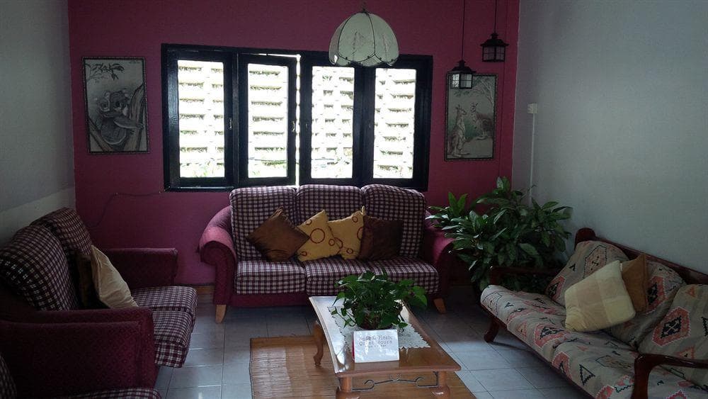 Cameronian Inn, General view