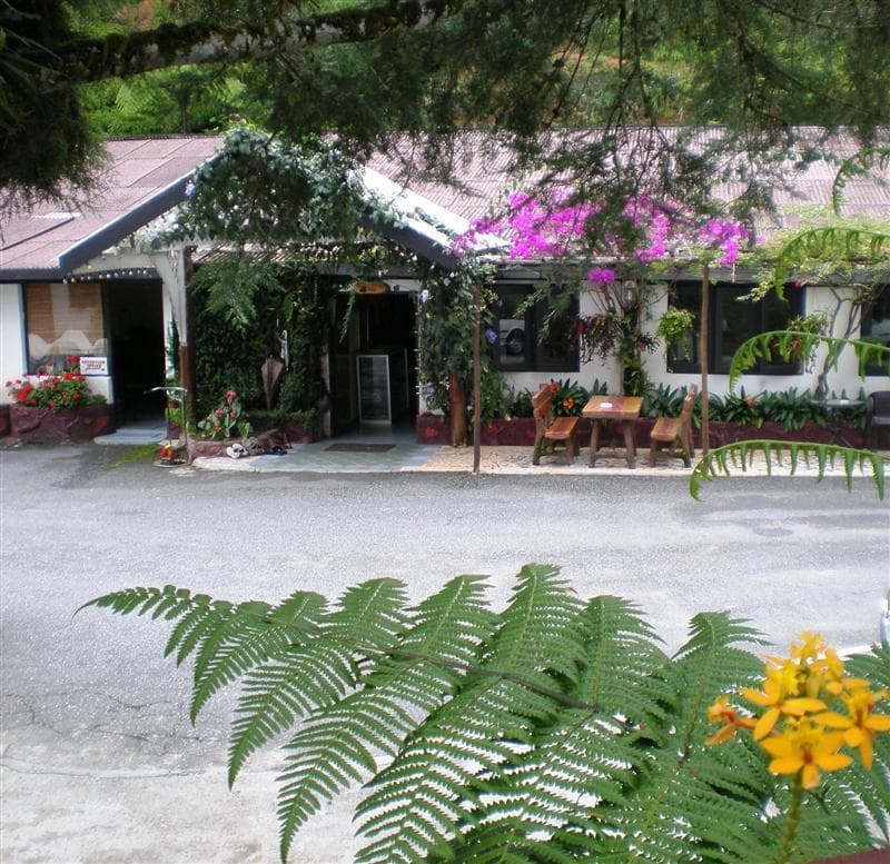 Cameronian Inn, General view