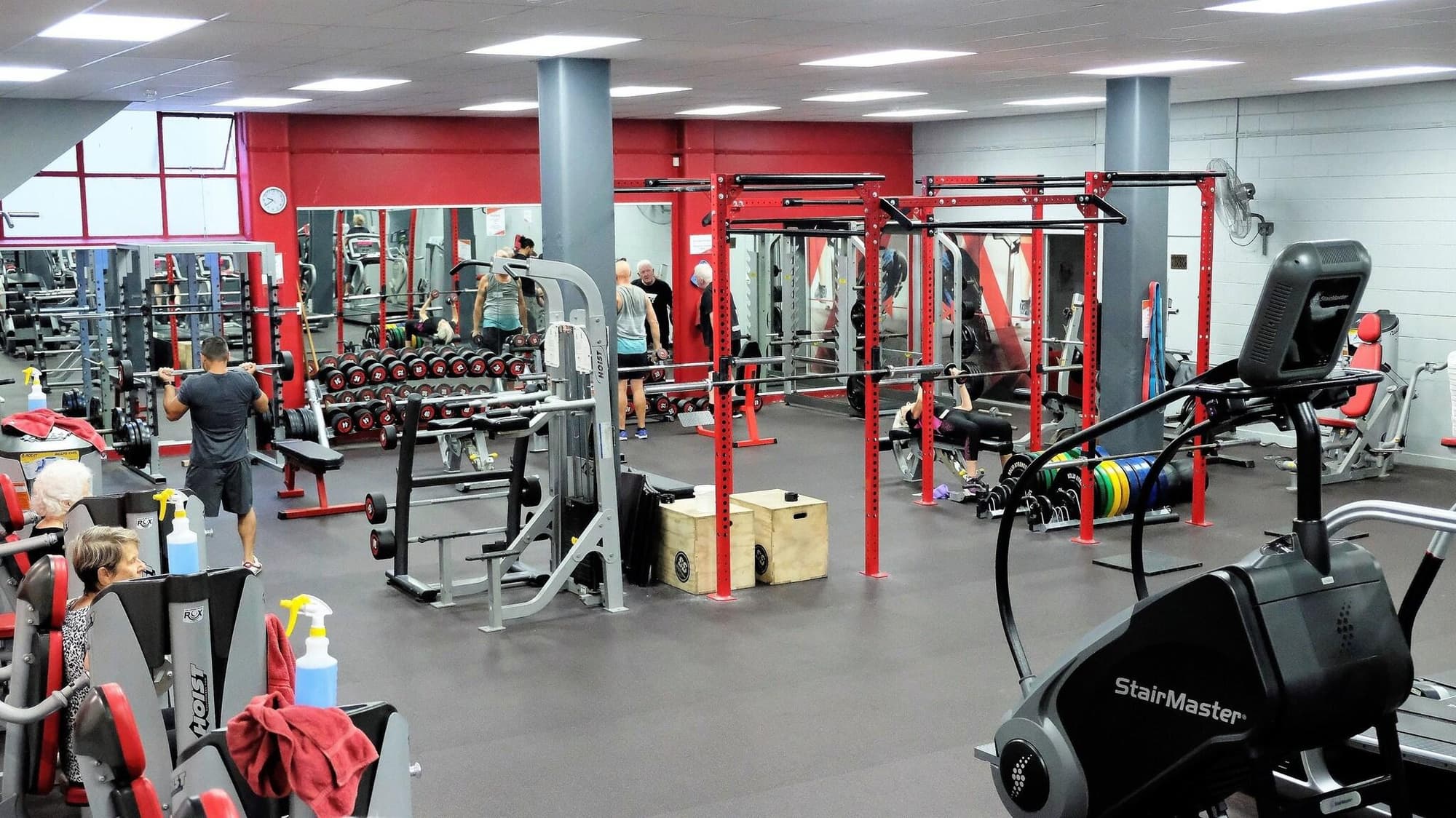 City Lodge Backpackers Accommodation, Sports and Entertainment