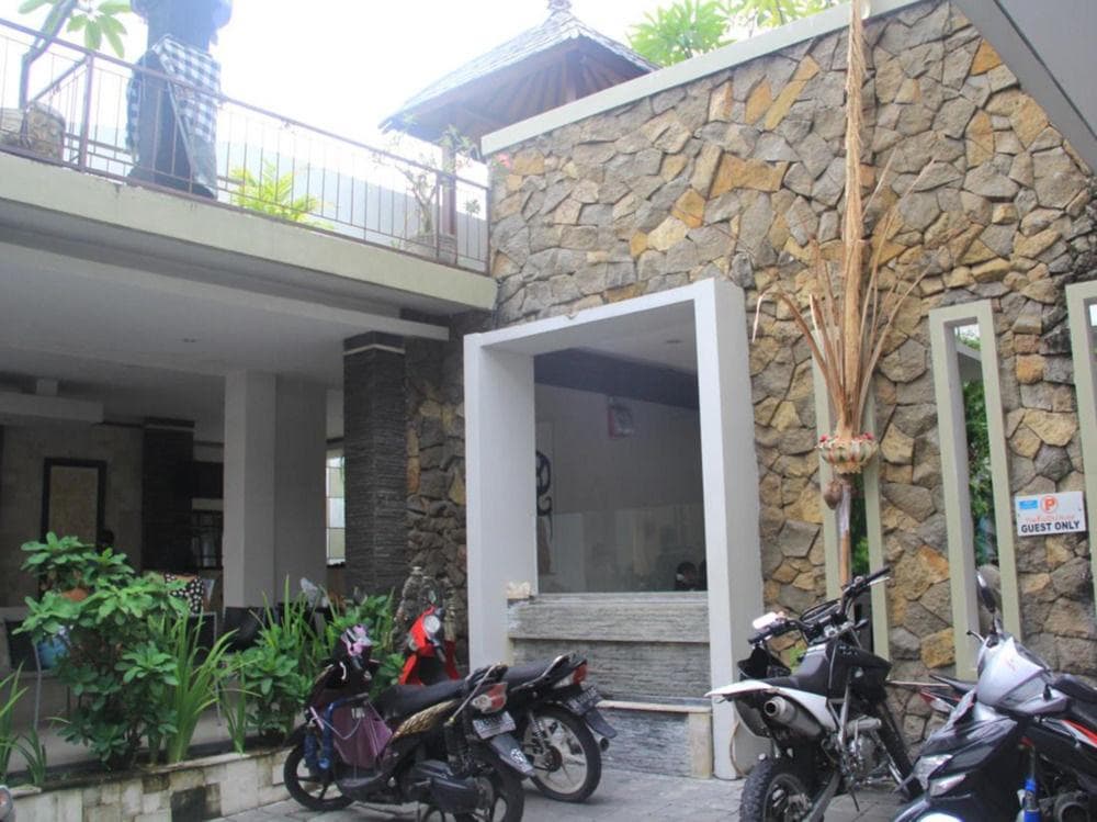 The Kubu Hotel, General view