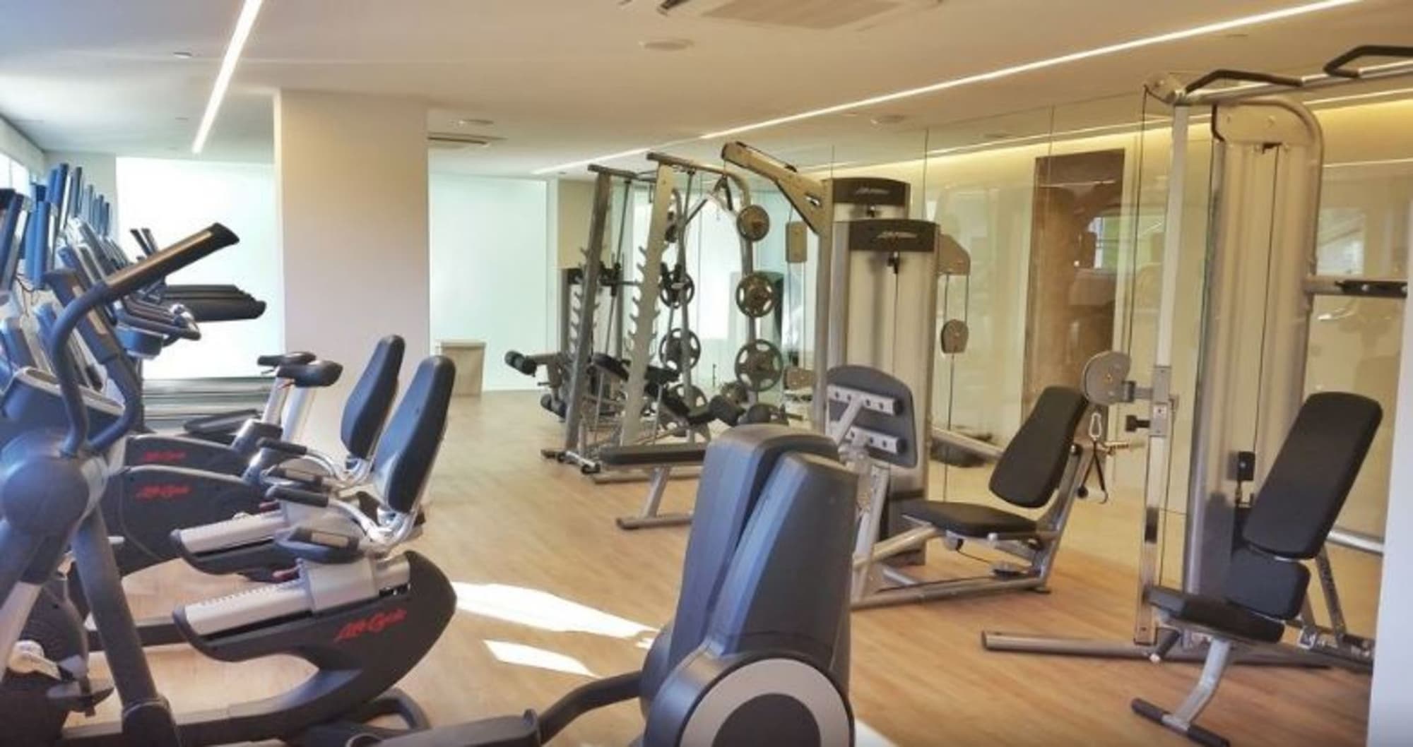 The Grand Hotel Punta del Este, Sports and Entertainment