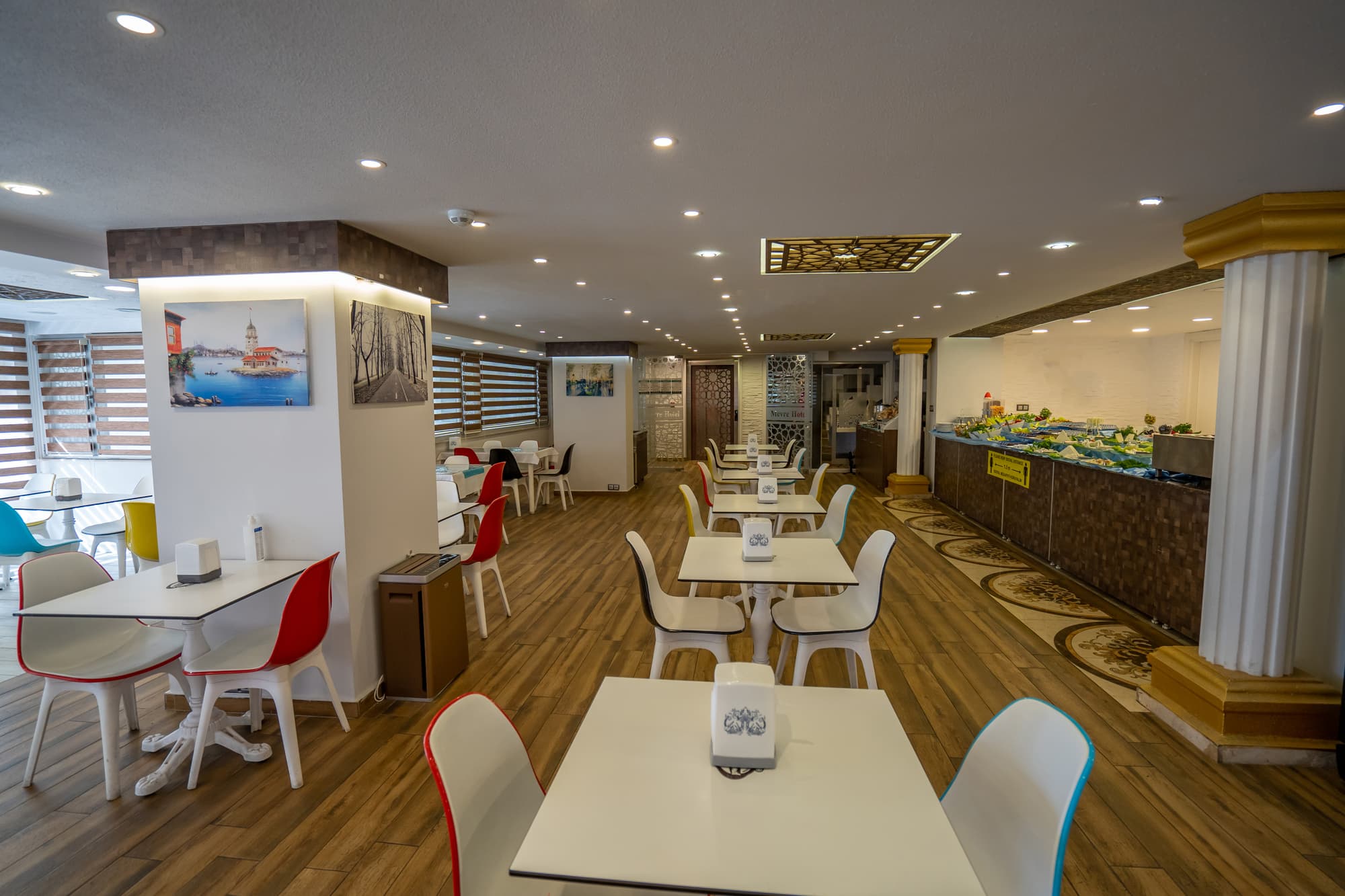 Mevre Hotel, Restaurant