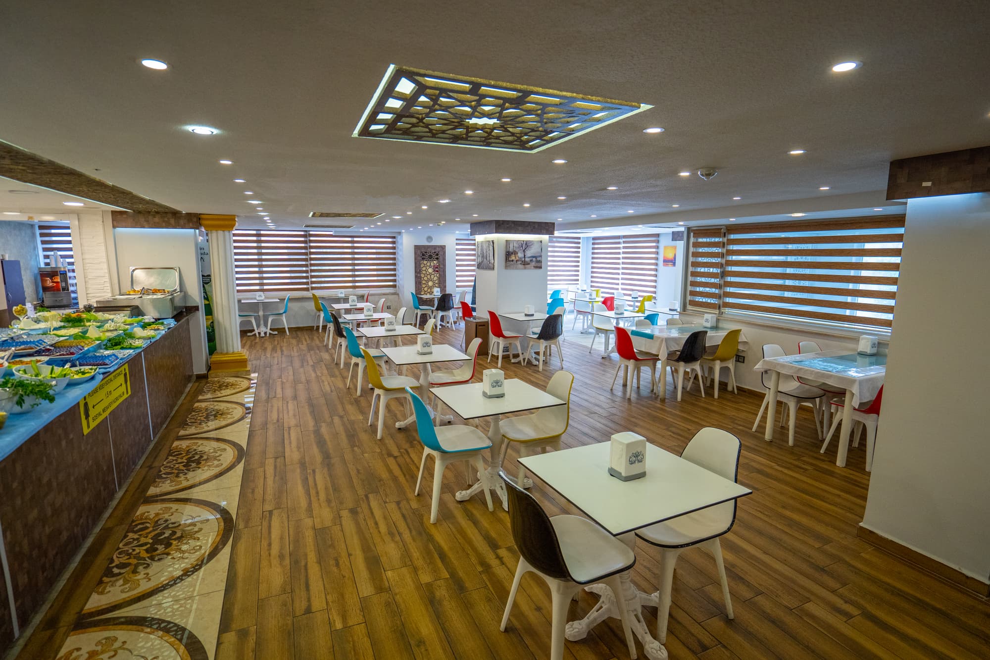 Mevre Hotel, Restaurant