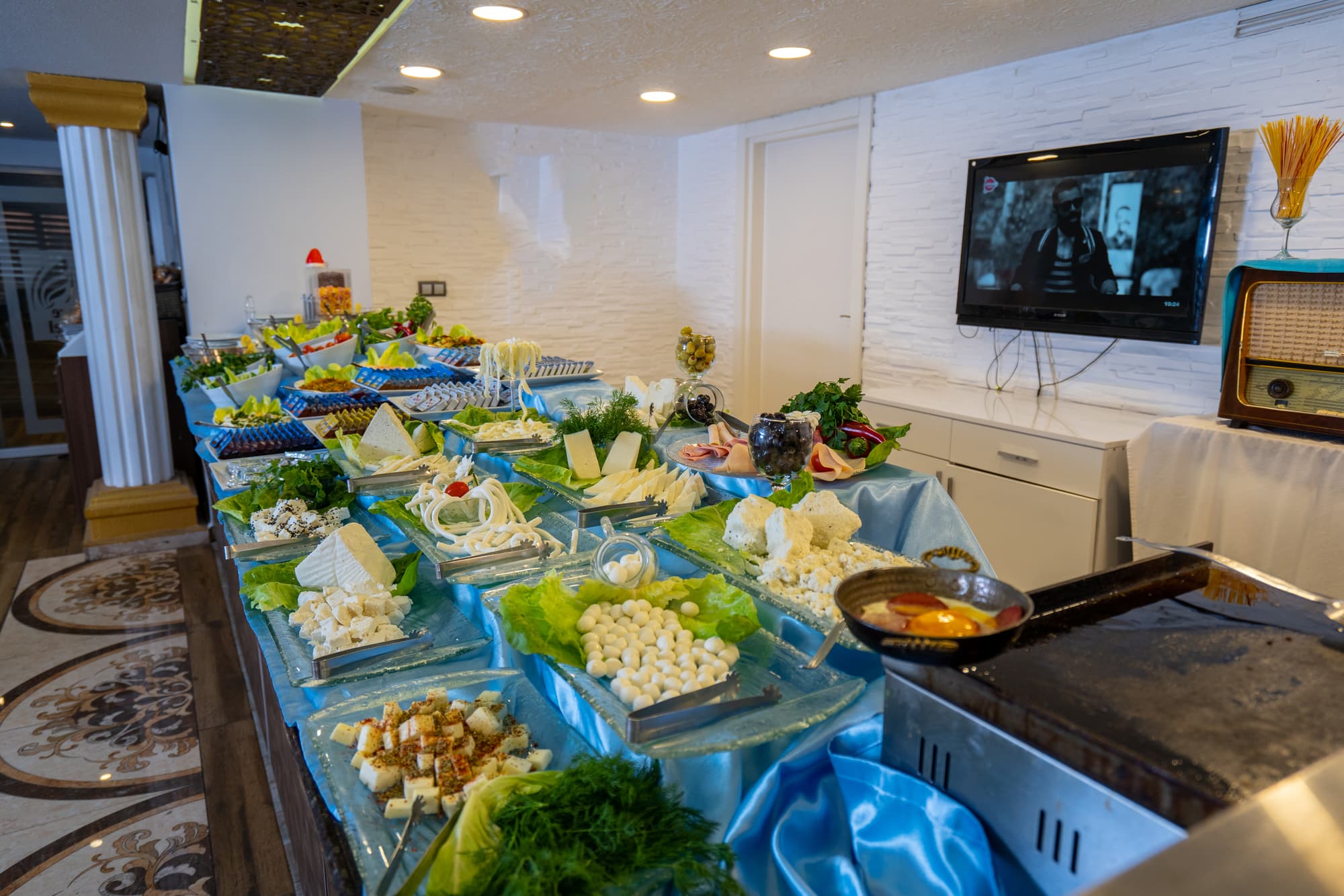 Mevre Hotel, Restaurant