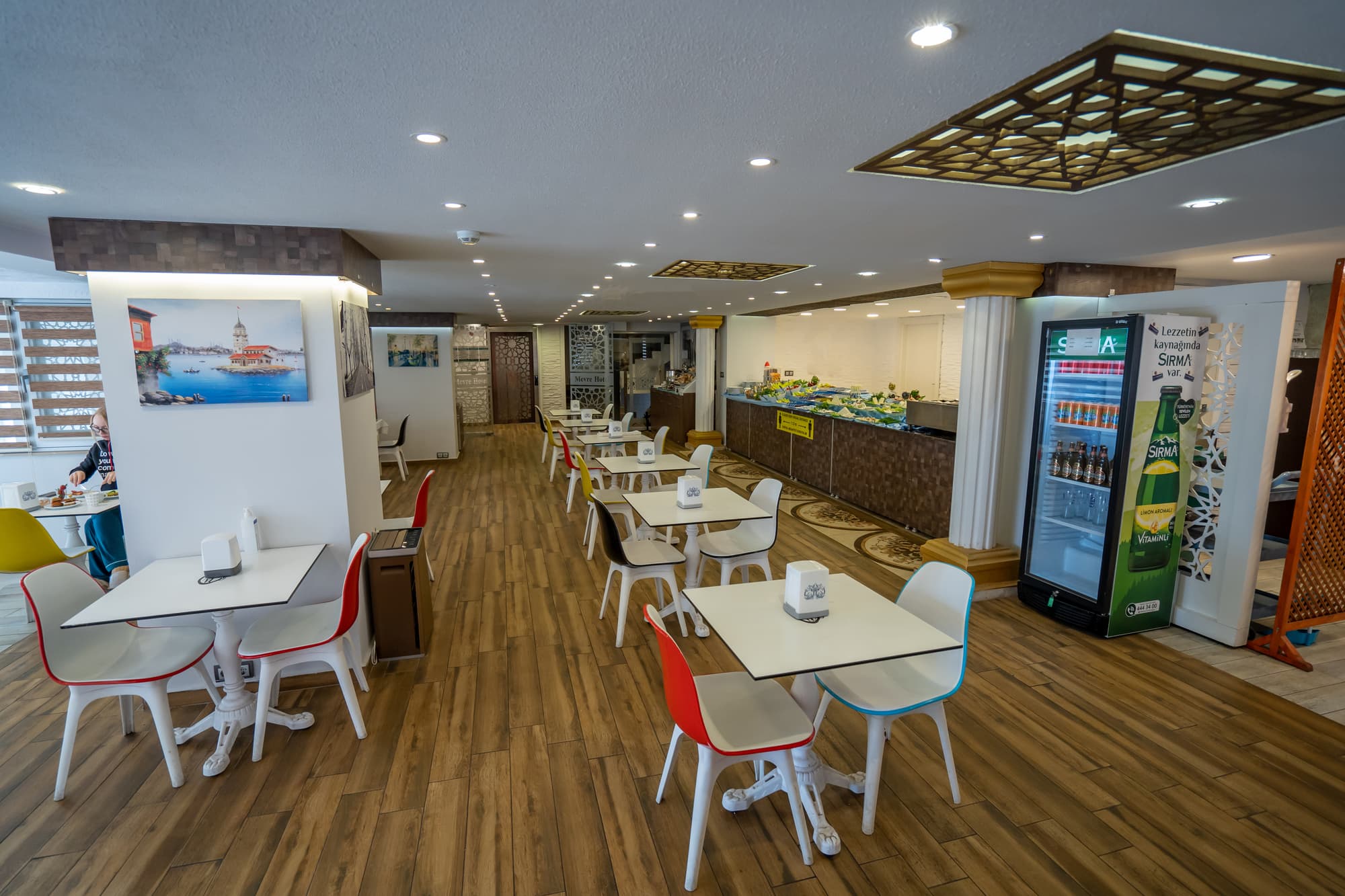 Mevre Hotel, Restaurant