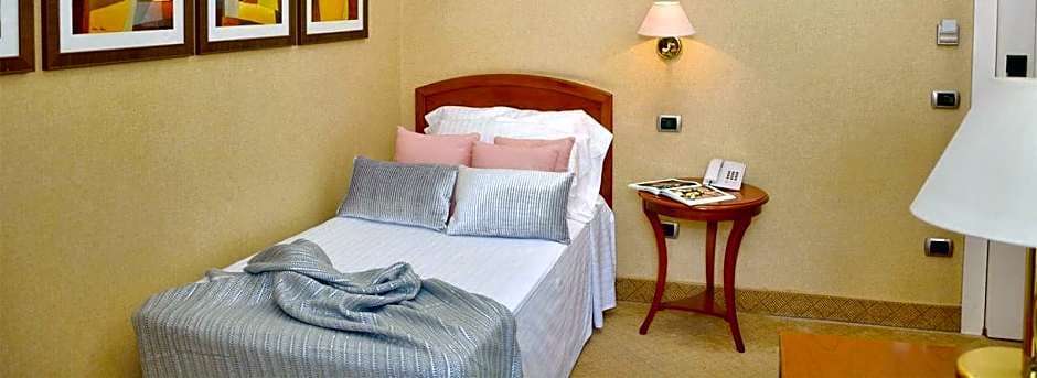 LH Hotel Lloyd Roma, Room