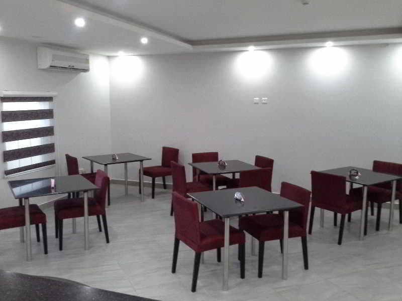 Tropical Enclave Hotel, Restaurant