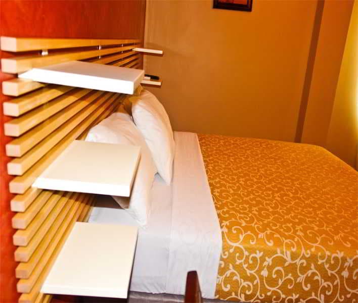 Tropical Enclave Hotel, Room