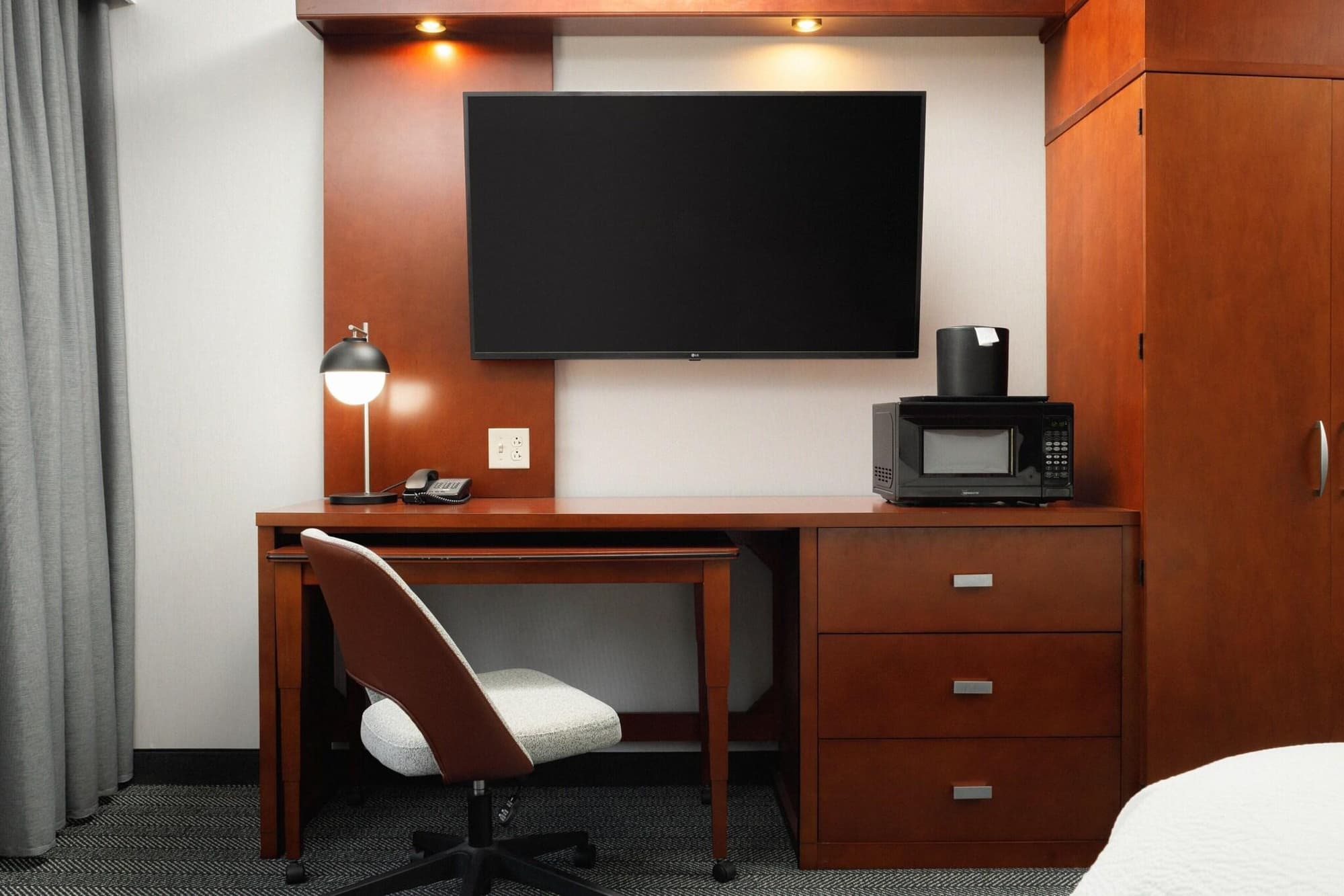 Courtyard Boone, Room