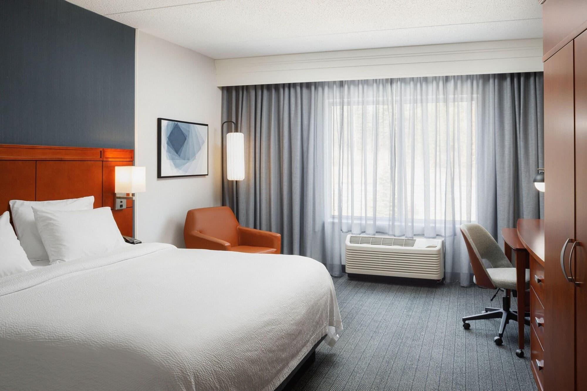 Courtyard Boone, Room