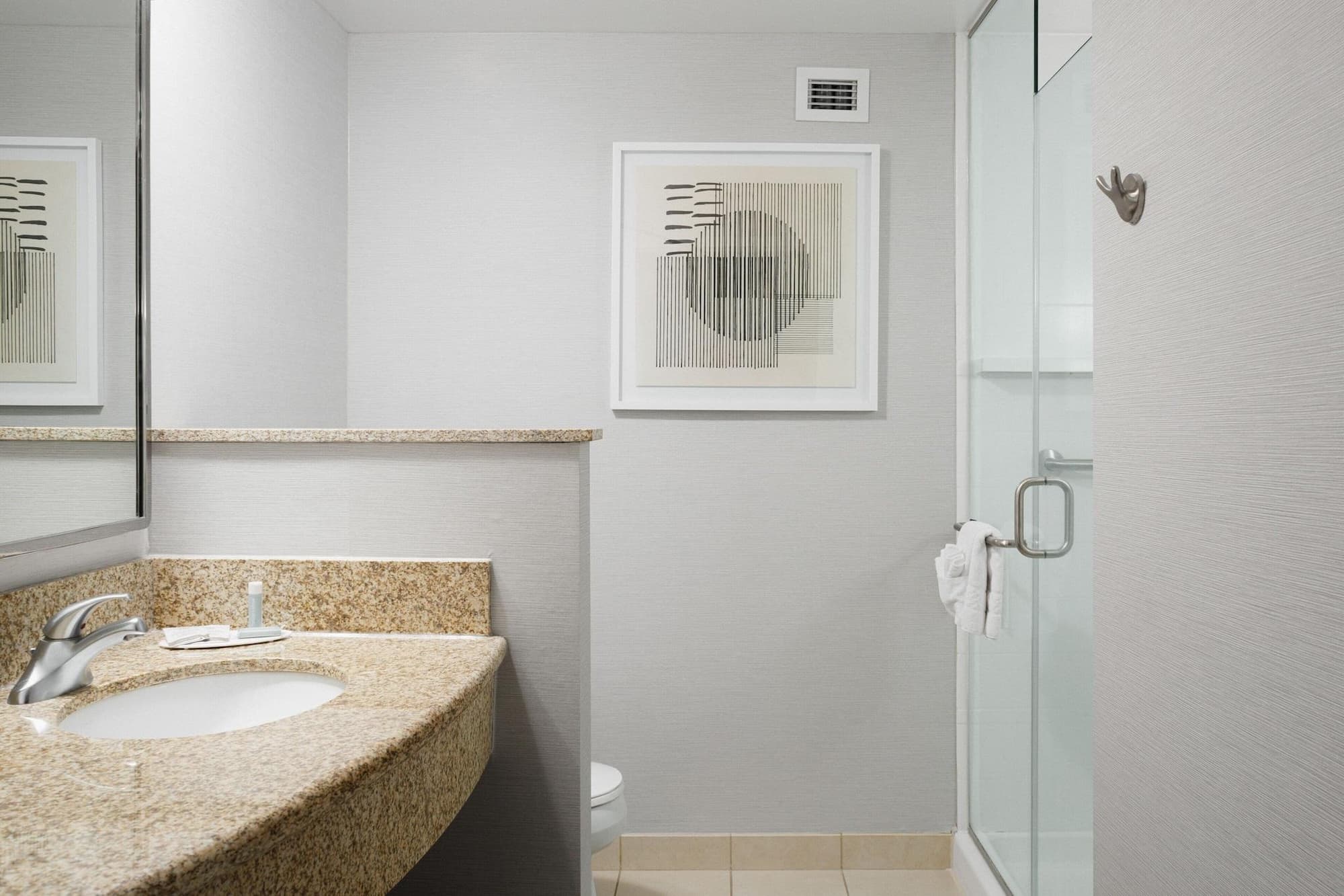 Courtyard Boone, Room