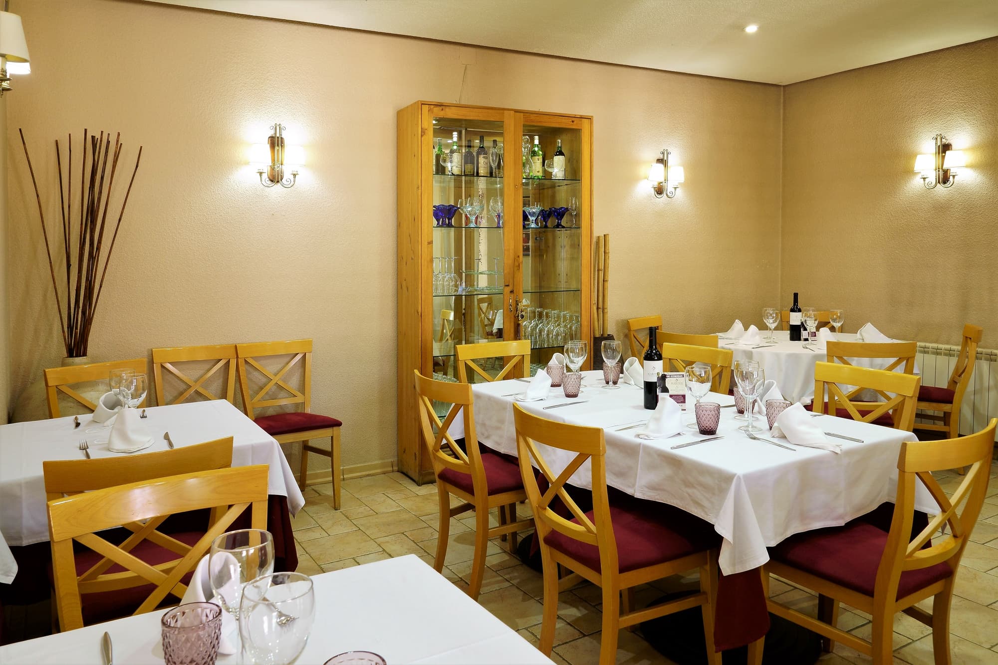 Hotel Vivar, Restaurant