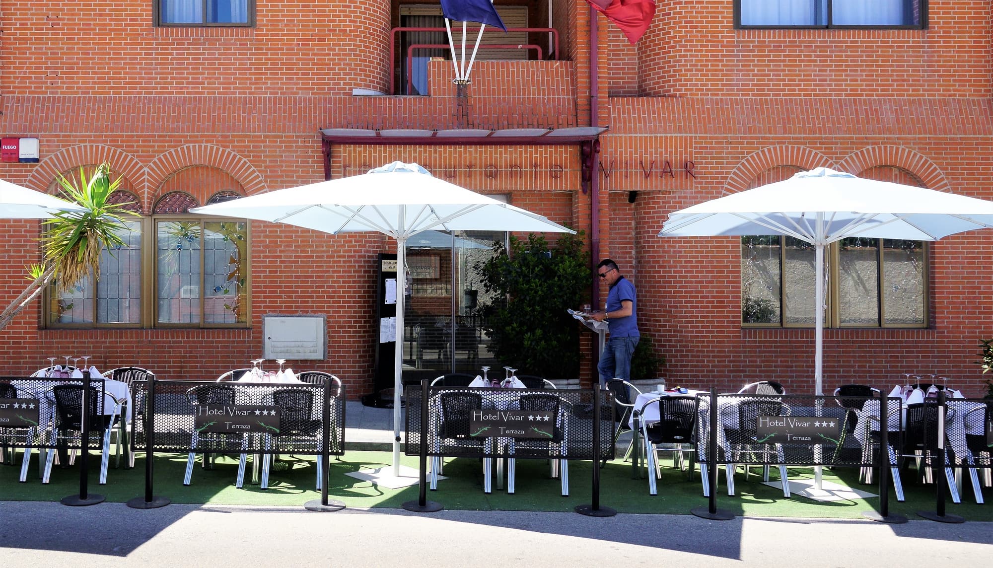 Hotel Vivar, Terrace