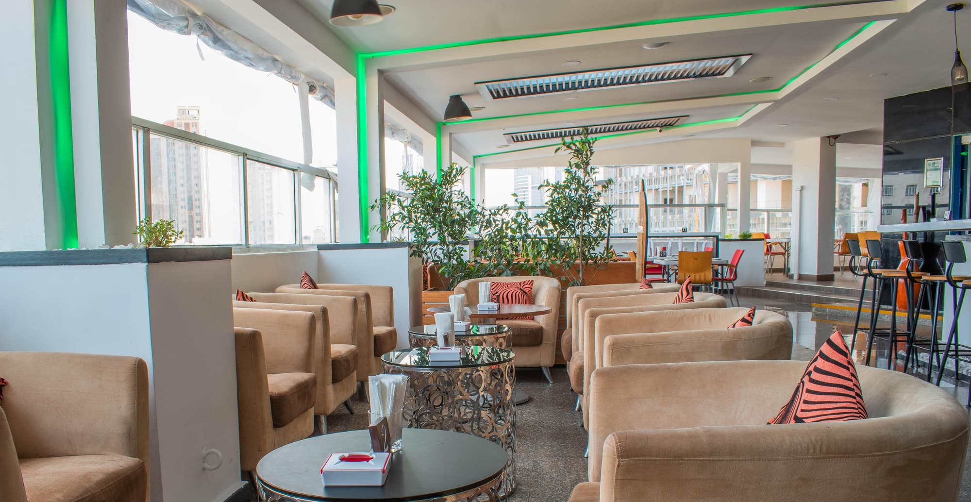 Holiday Inn Dar Es Salaam, Restaurant