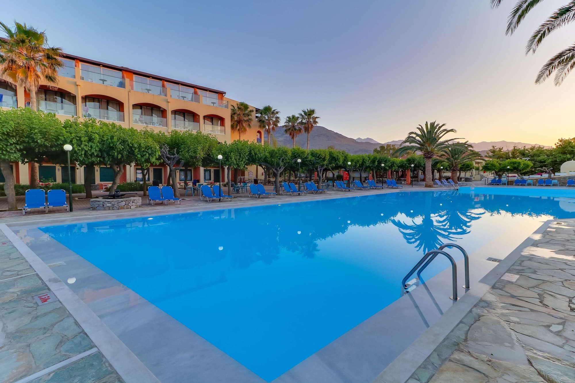 Mare Monte Beach, Pool