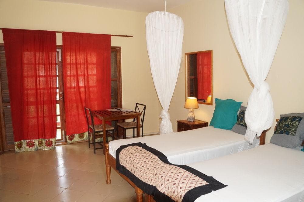 Lemon Creek, General view