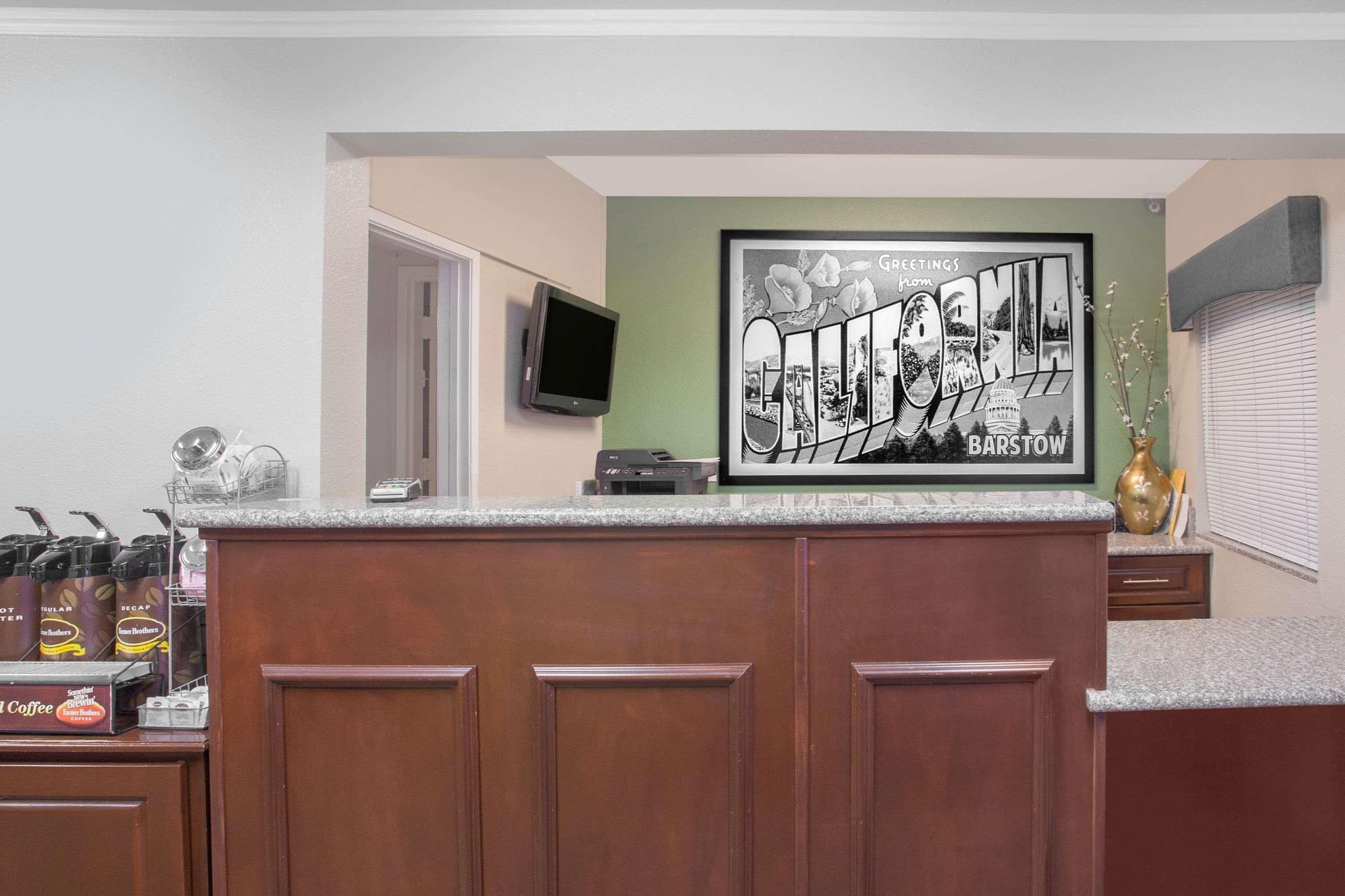 Super 8 By Wyndham Barstow, Lobby