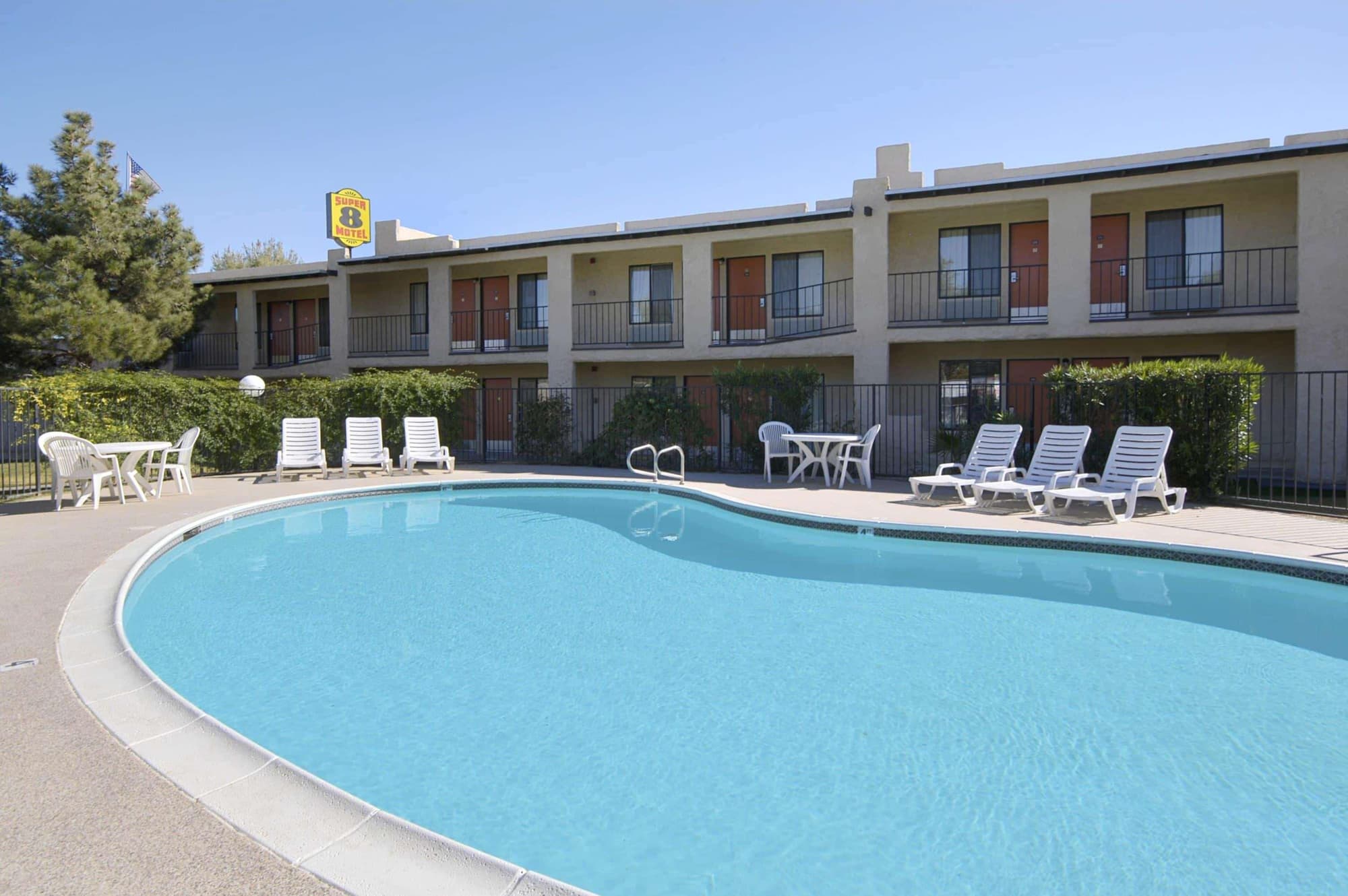 Super 8 By Wyndham Barstow, Pool