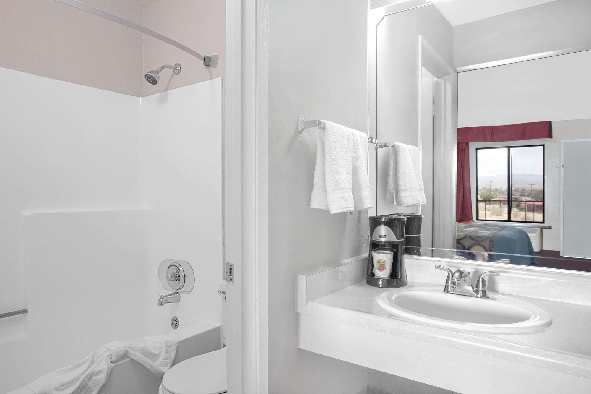 Super 8 By Wyndham Barstow, Room