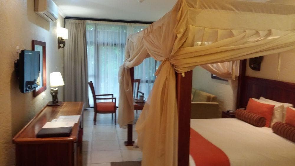 Cresta Mowana Safari Lodge, General view