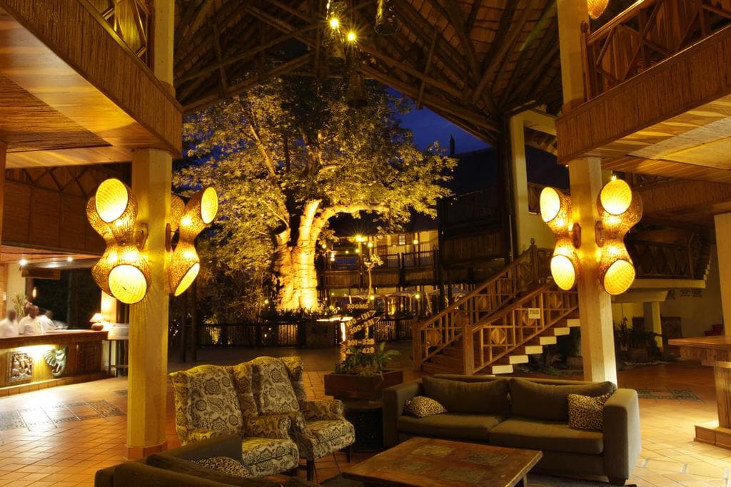 Cresta Mowana Safari Lodge, Lobby