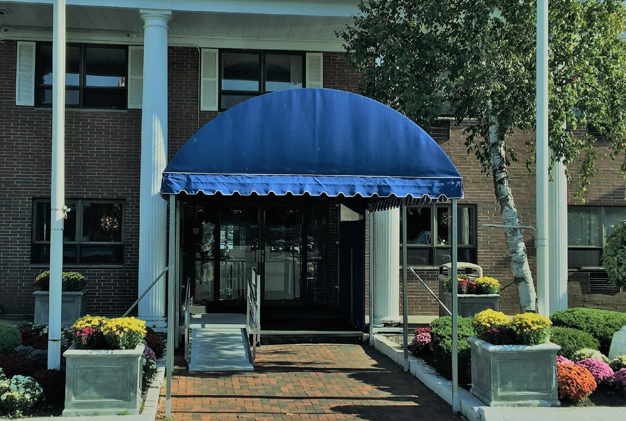 The Lakeside Inn, General view