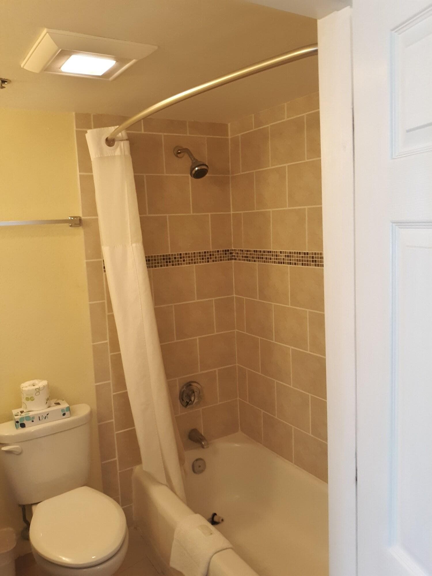 The Lakeside Inn, Room