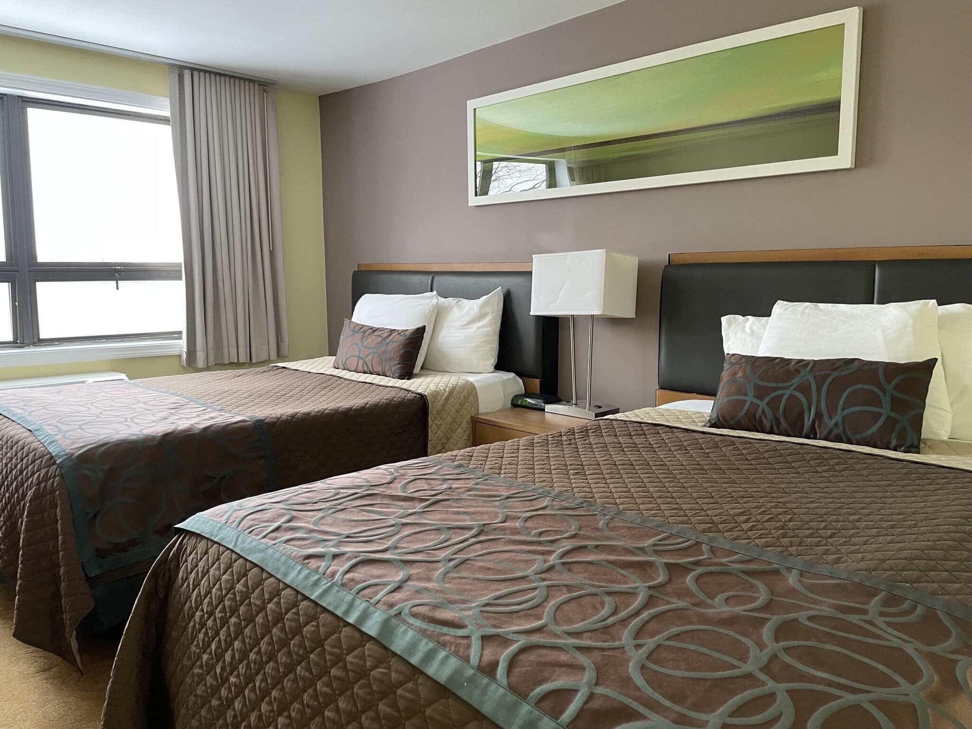 The Lakeside Inn, Room