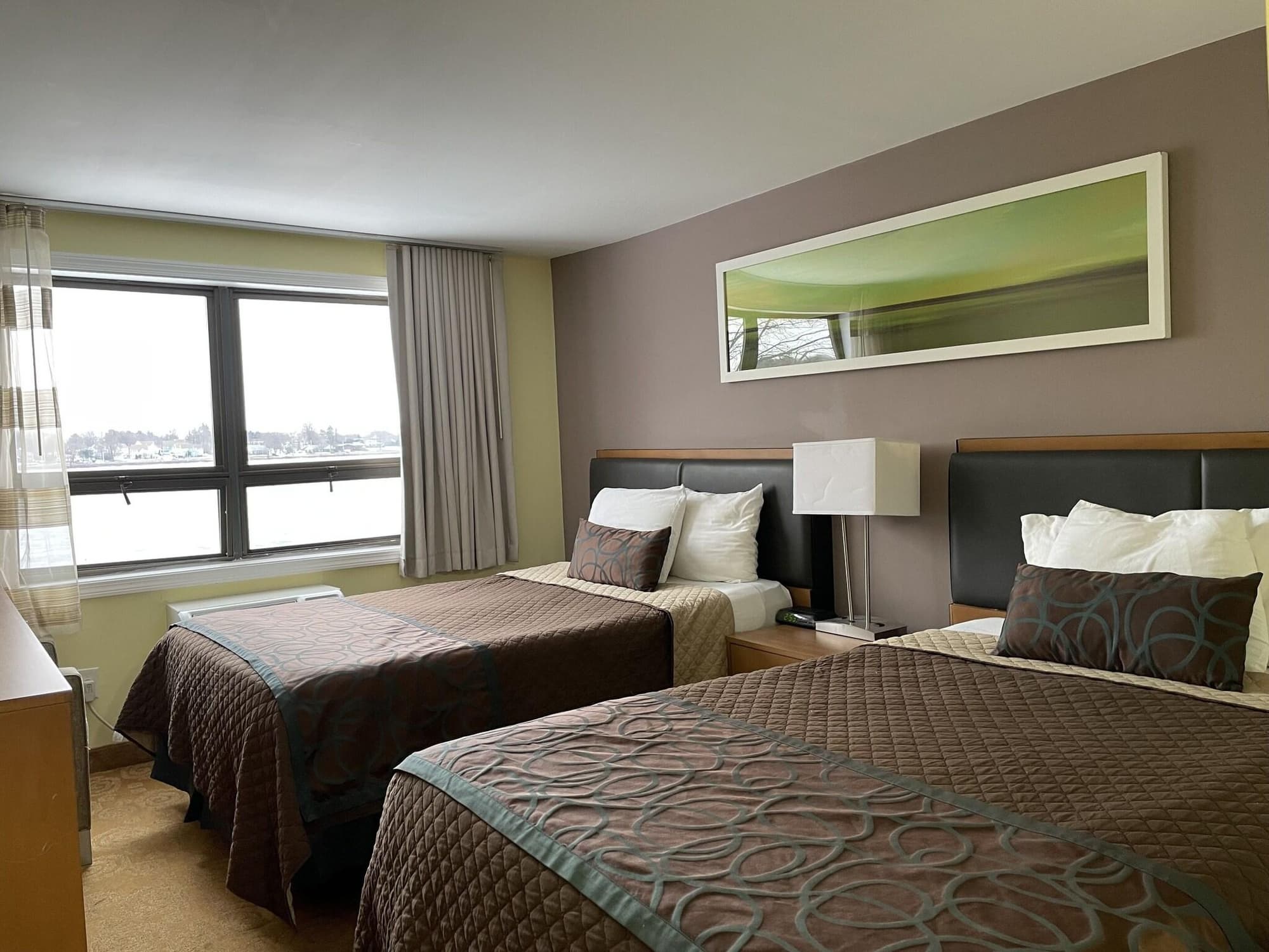 The Lakeside Inn, Room