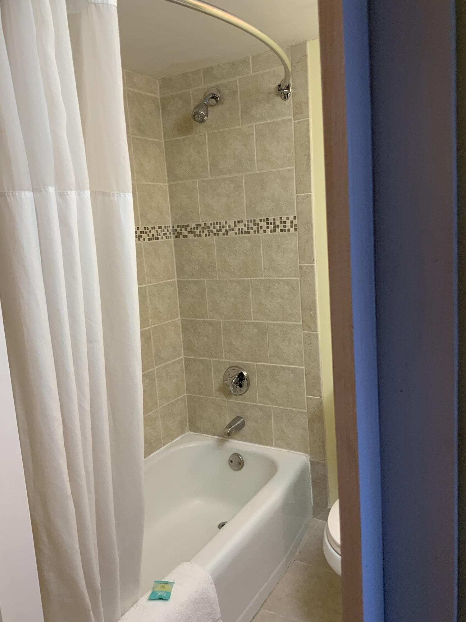 The Lakeside Inn, Room