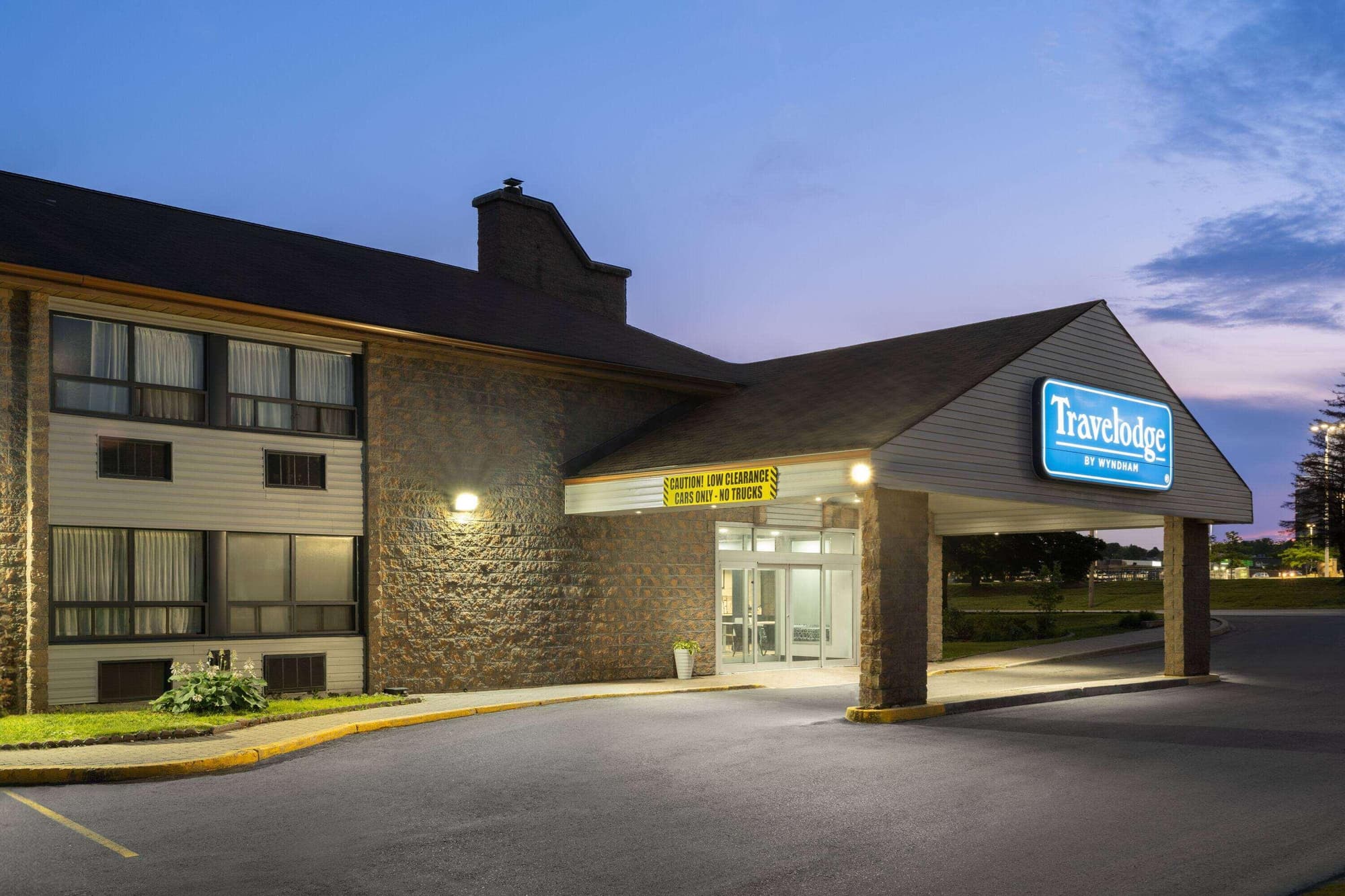 Travelodge by Wyndham Downtown Barrie, General view