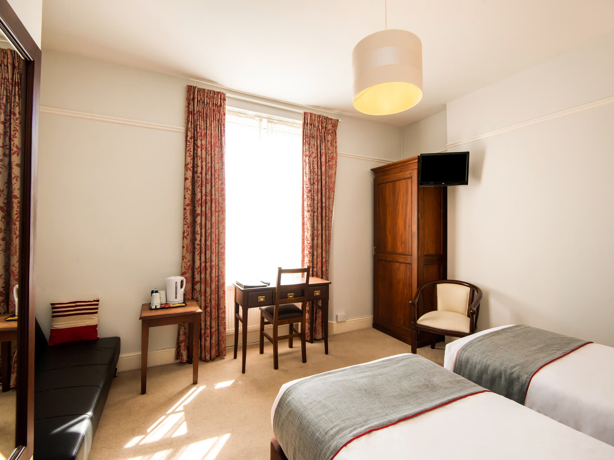 The Regency, Clifton Bristol by Belvilla, Room