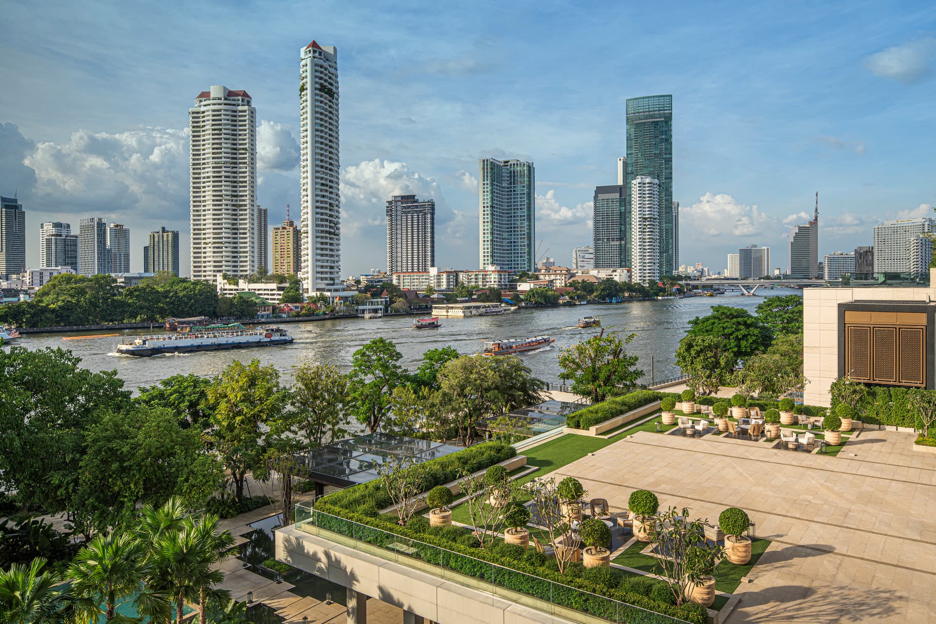 Four Seasons Hotel Bangkok at Chao Phraya River, General view
