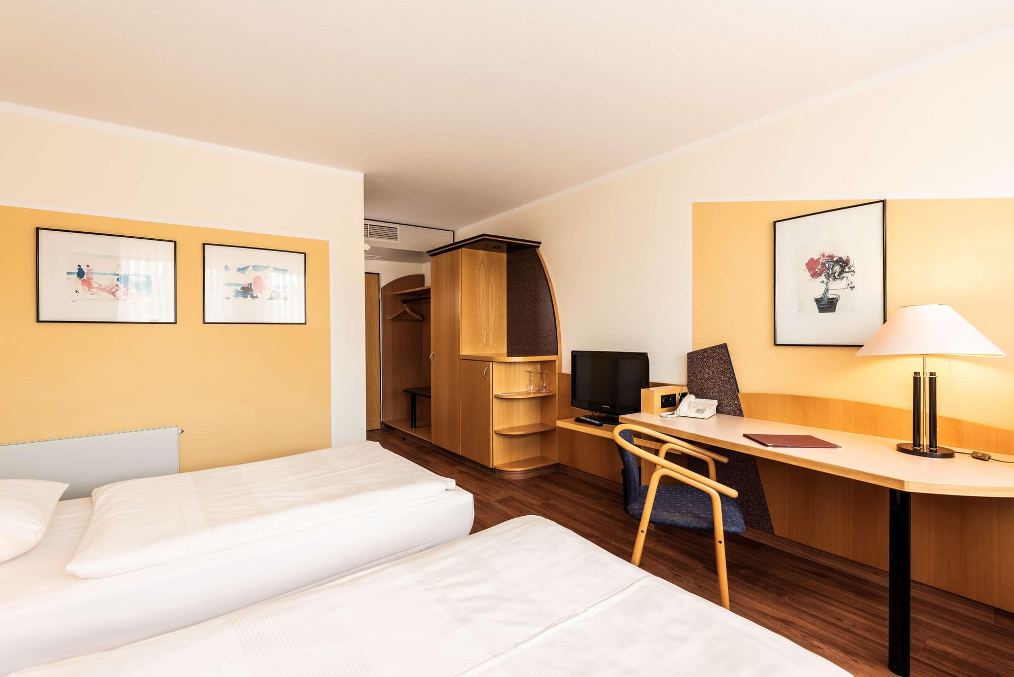 Arvena Kongress, Room