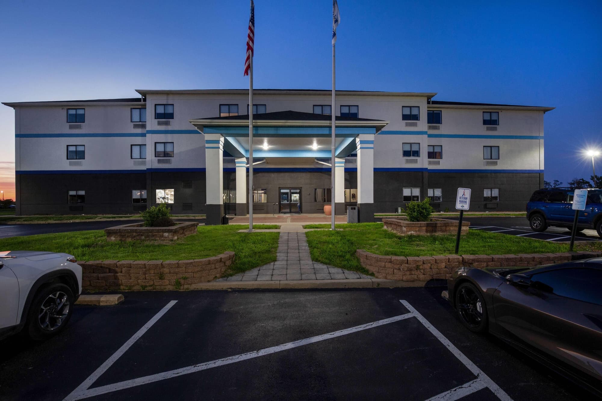 Days Inn by Wyndham Collinsville, General view