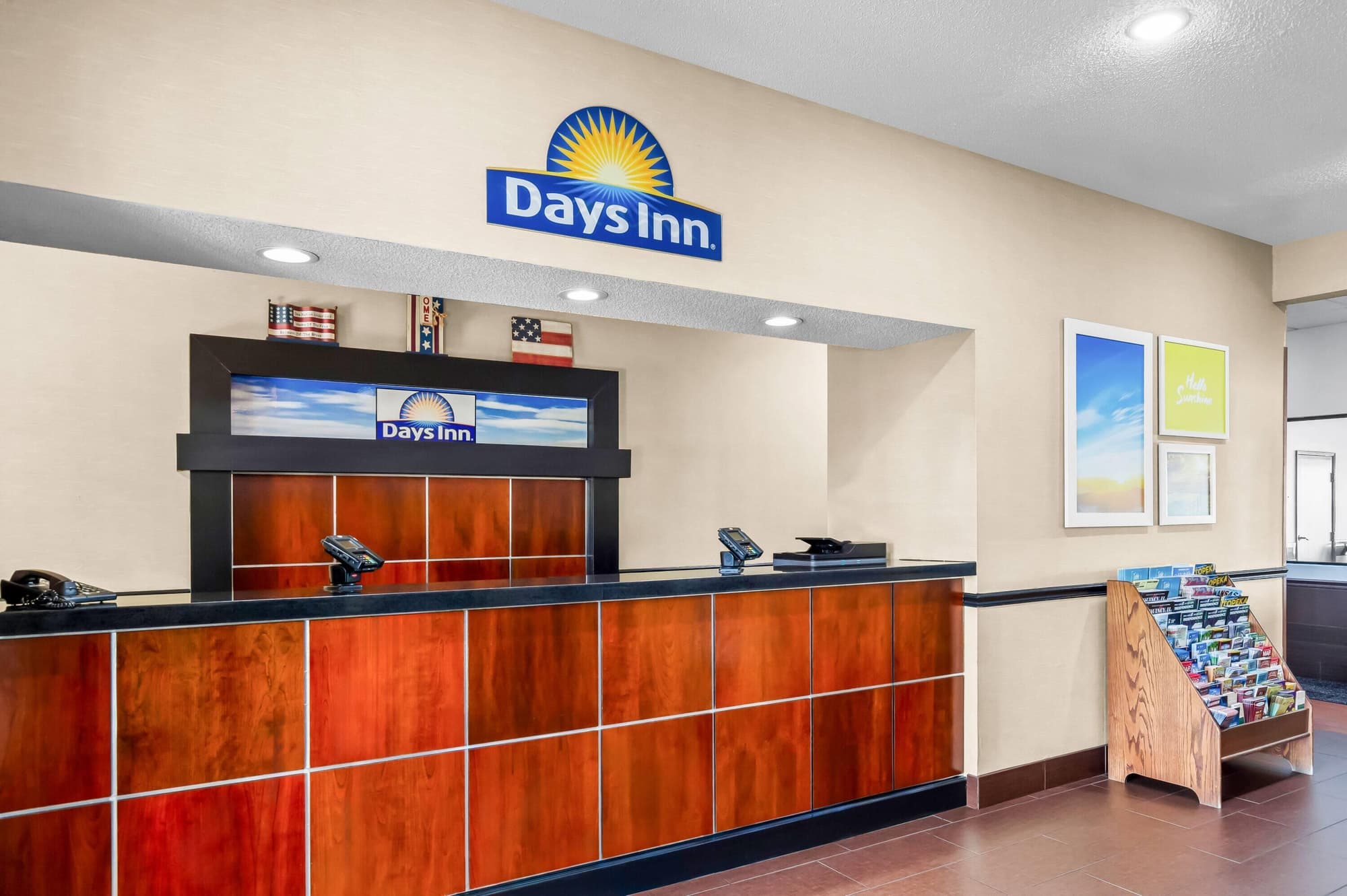 Days Inn by Wyndham Collinsville, Lobby