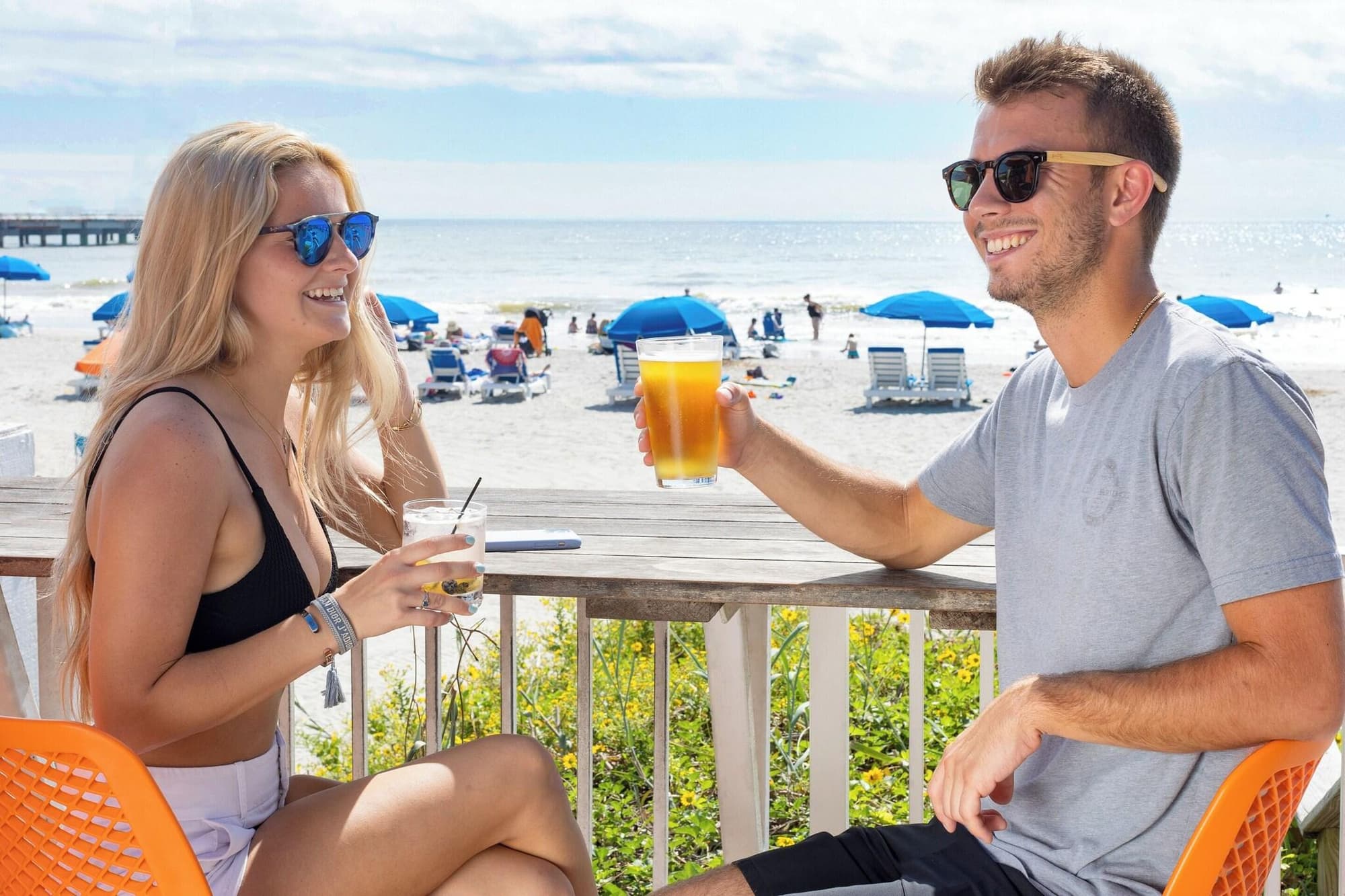 Tides Folly Beach, Restaurant