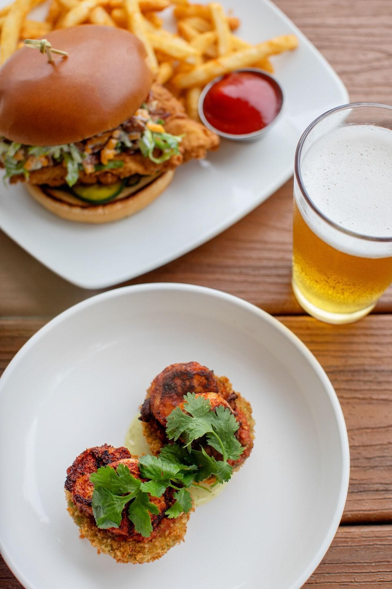 Tides Folly Beach, Restaurant