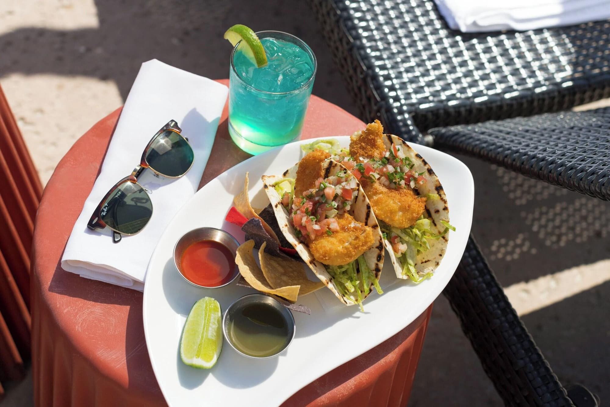 Tides Folly Beach, Restaurant